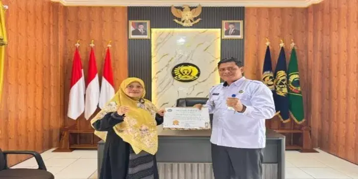 Ustadzah Ainun Teladan Rohani, Lapas Baubau Beri Penghargaan
