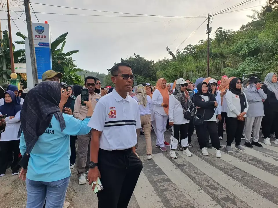 HUT Busel, Diawali Jalan Sehat dan Pemeriksaan Kesehatan Gratis