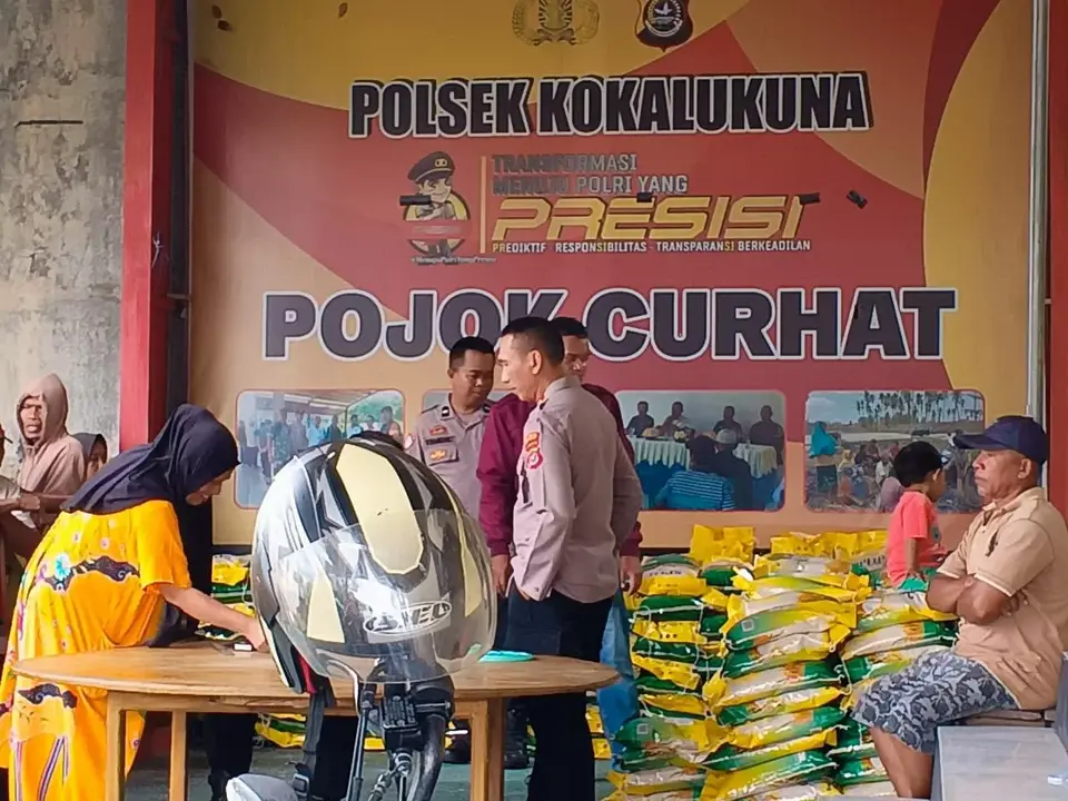 Polsek Kokalukuna Sigap Salurkan Beras SPHP