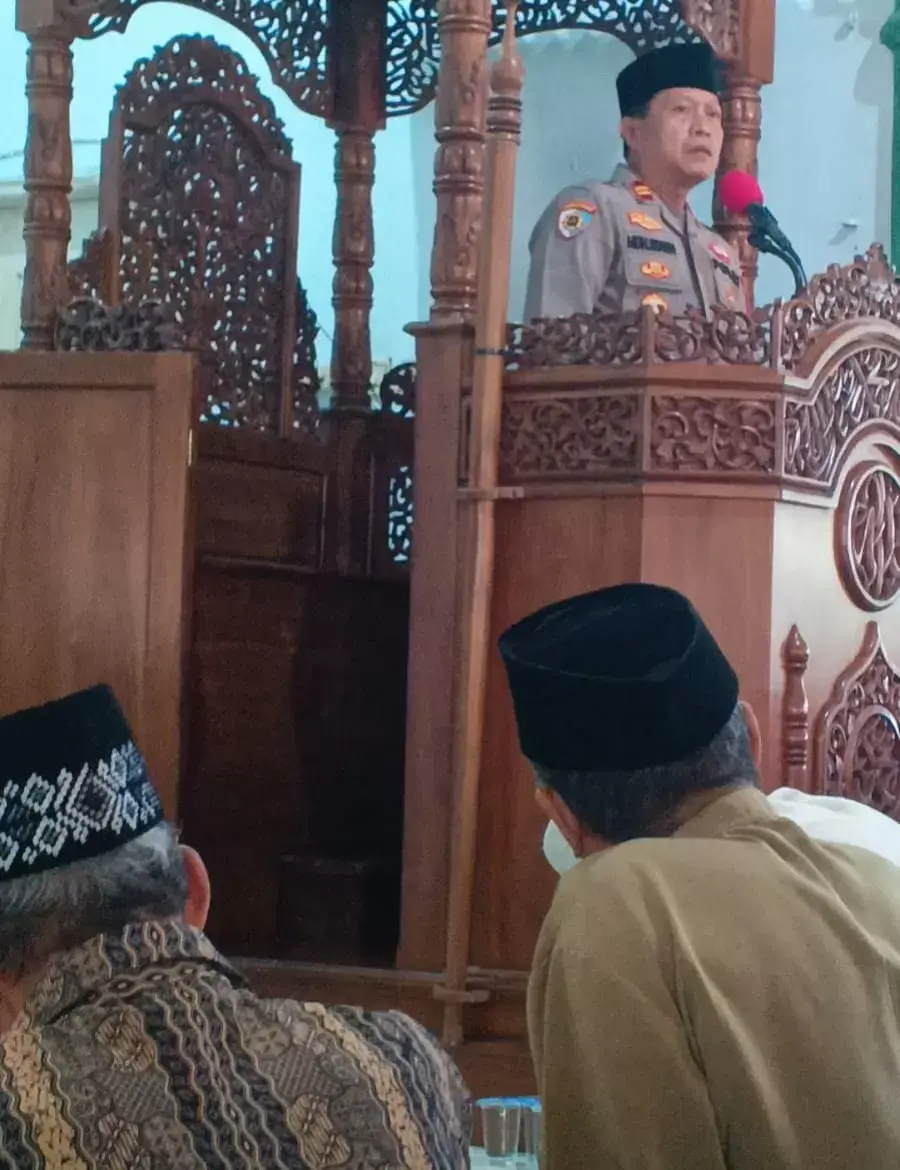 Polsek Wolio Adakan Giat Jumat Keliling ke Masjid Baitul Makmur Bataraguru