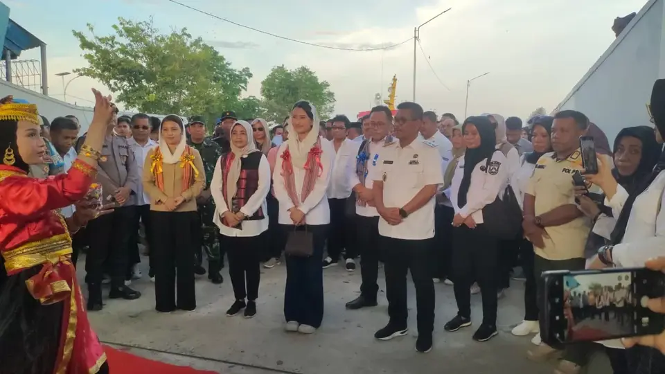 Berkunjung di Muna Wabub Muna La Ode Asrafil Jemput Wamendag RI Di Pelabuhan Nusantara Raha