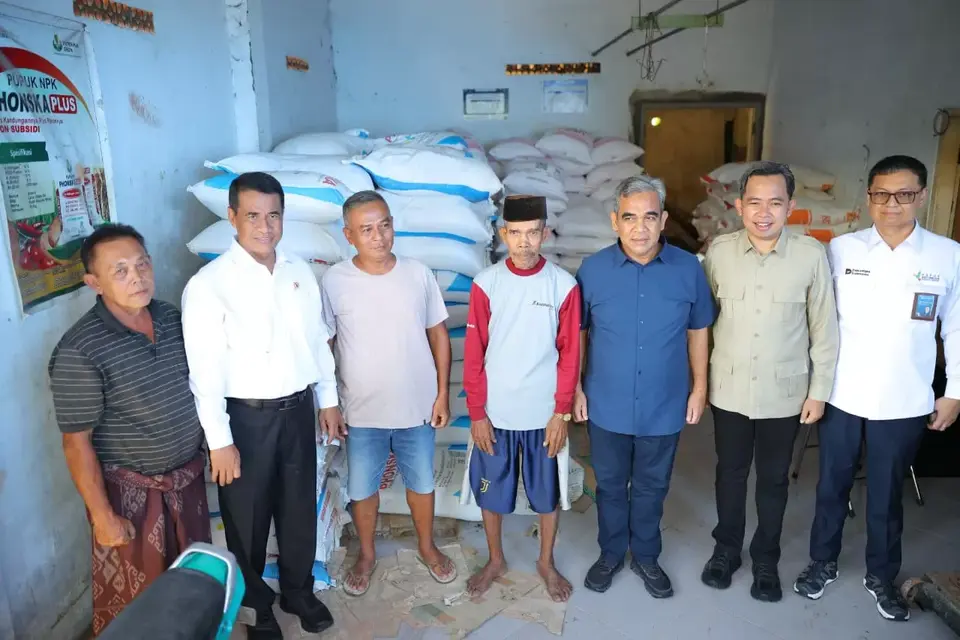 Ketua MPR dan Mentan Sidak Kios Pupuk, Petani Gembira Harga Makin Murah