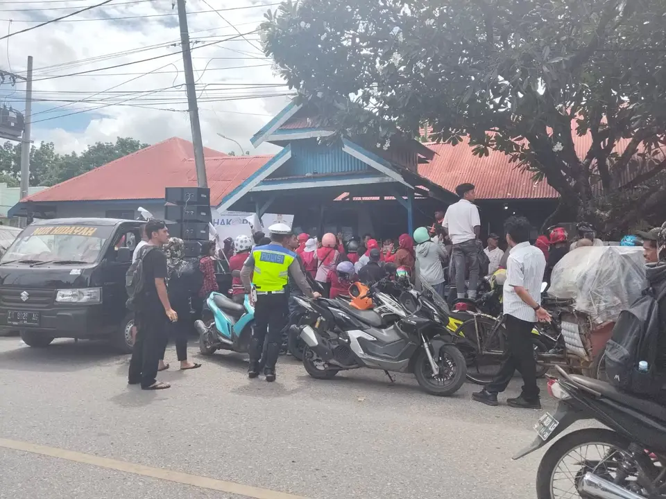 Sewa Pasar Wameo Dinilai Memberatkan, Disperindag Didemo Emak-emak