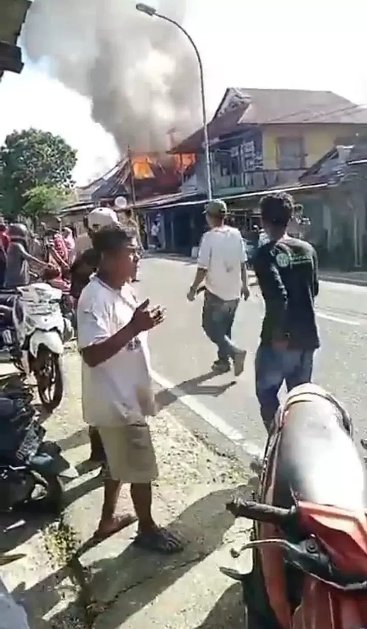 Apotek di Wangi-Wangi Selatan Ludes Terbakar, Pemilik Alami Luka Bakar