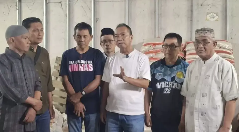 IKA Unhas Sudah Distribusi 21 Ton dari 100 Ton Beras untuk Warga