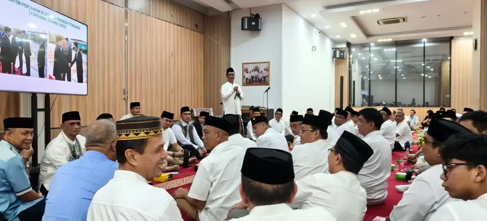 IKA Unhas Perkuat Silaturahmi dan Ketahanan Pangan Lewat Buka Puasa Bersama