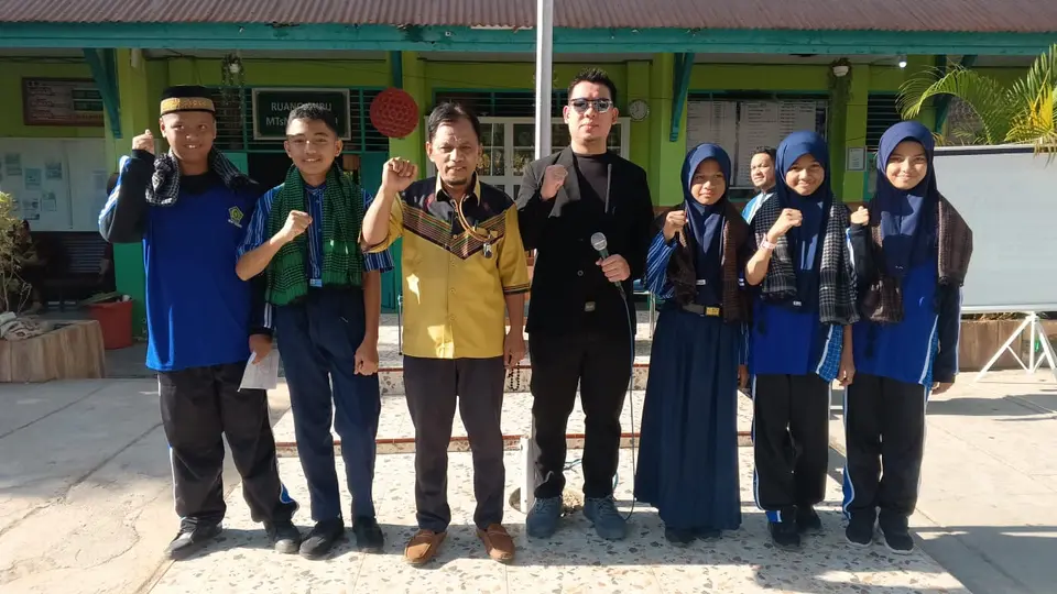 Ada Tamu Spesial Dai Mualaf di Kultum MTsN 1 Baubau