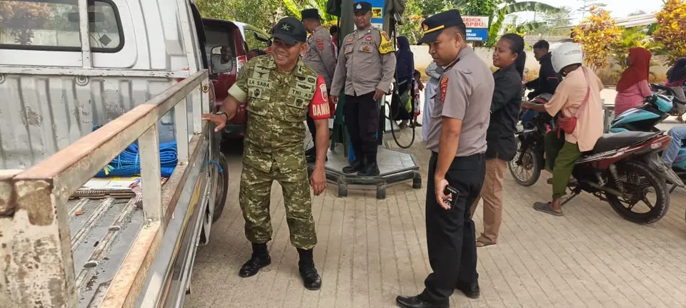 Polsek Ambuau bersama Koramil 1413-10 Lasalimu Awasi Stok dan Distribusi BBM di SPBU Lasalimu