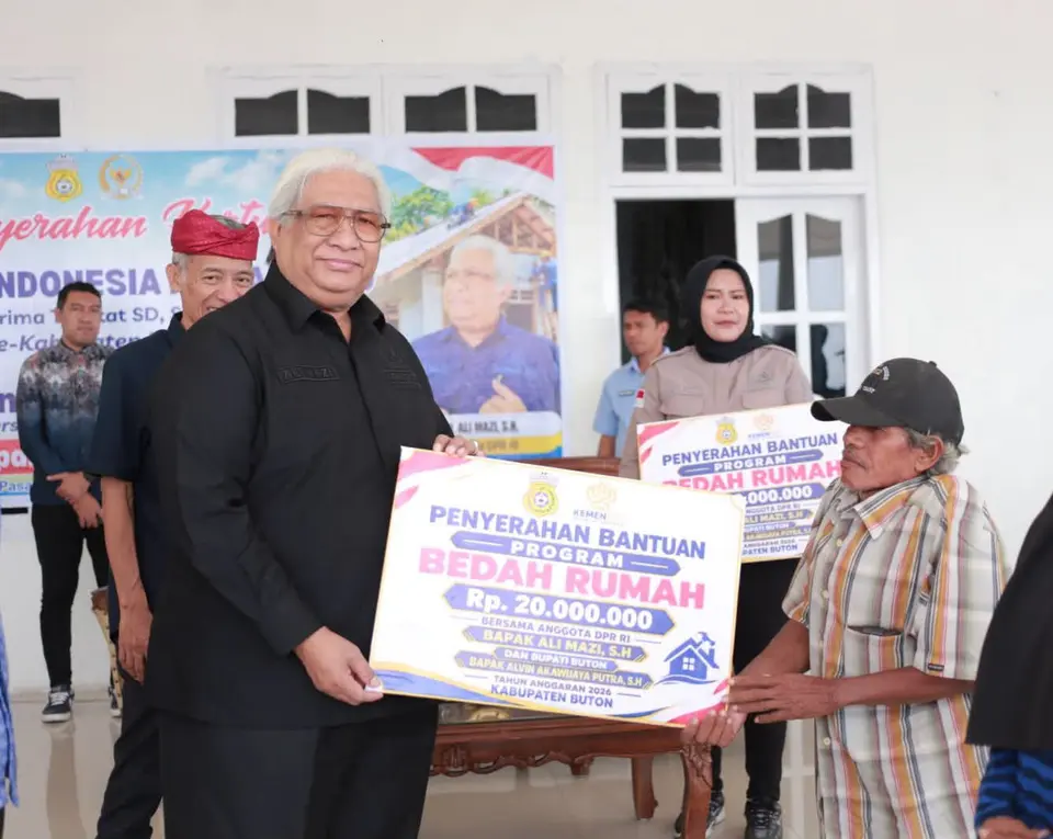 Ali Mazi Serahkan Bantuan 355 PIP dan 116 unit Beda rumah