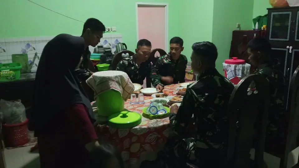 Satgas TMMD Ke-130 Kodim 1416/Muna Rajut Kekeluargaan dengan Warga